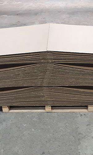 Papelão ondulado grosso  Papelão ondulado grosso